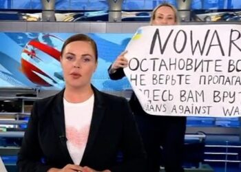 Protestoi “Live” kundër luftës, gazetarja dënohet me 8.5 vite burg –