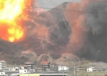 Pashë flakën që doli nga… –