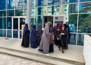 U riatdhesuan nga Siria, GJKKO nis gjykimin për gratë e xhihadistëve –