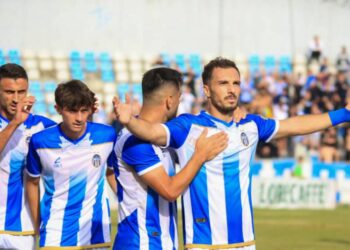 Hasani nuk i mjafton Tiranës, Dinamo reziston me 10 lojtarë në derbi –