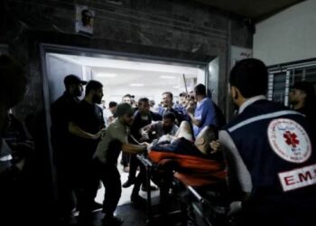 Pa drita, pa shtretër dhe pa ilaçe, rrëfime nga mjekët në Gaza/ Operacione me dritën e celularëve –