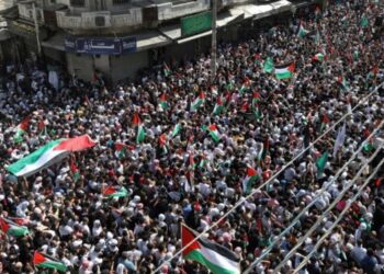 Mijëra njerëz mblidhen në Jordani në solidaritet me palestinezët –
