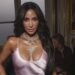 Kim Kardashian pëson një incident duke zbuluar të pasmet –