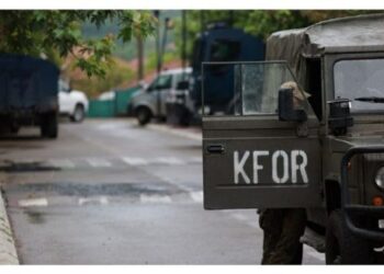 “Dialogu, rruga e vetme drejt paqes”, KFOR: Po shtojmë praninë… –