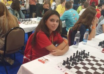 Kler Çaku, 13-vjeçarja shqiptare shpallet kampione Europe në shah –