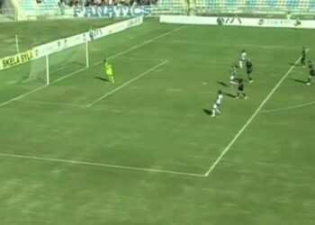 Shtangen “bardheblutë”, Sobowale kalon laçianët në avantazh –