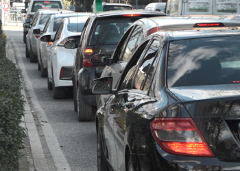 “Bujqësori” paralizon Tiranën, trafik i rënduar në aksin Kamëz-Tiranë –