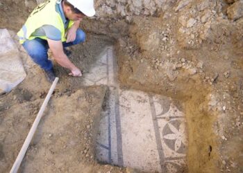 Zbulohet mozaiku i rrallë gjatë punimeve në një shkollë të Durrësit –