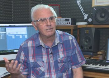 ‘Mora fjalë’, historia e këngës që pushtoi zemrat kuqezi –