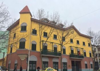 Shtohen kompetencat e Prefektit, mund të propozojë shkarkimin e… –