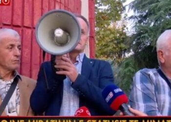 Ish-minatorët protestë para Kuvendit: Miratoni statusin –