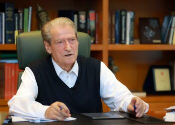 Berisha paralajmëron padi për deputetin gjerman: Lidhjet me Bashën… –