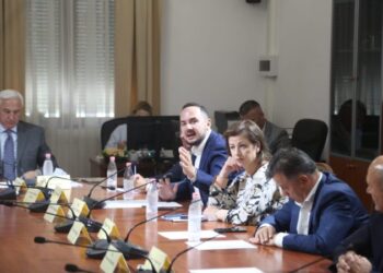 Salianji i kthehet deputetit të PS-së:  Mos më bëj gangsterin…