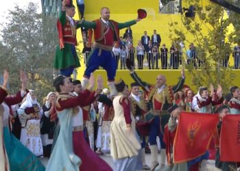 Koncert me valle e daulle, mbyllet pjesa e parë e Samitit –