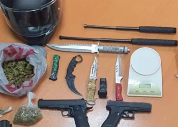 Kërcënuan me armë 17-vjeçarin shqiptar, arrestohen 4 të miturit –