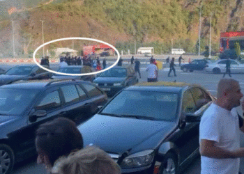 Përleshje mes tifozëve shkodranë dhe atyre të Tiranës, si nisi sherri (VIDEO) –