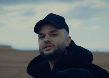 Këngëtari shqiptar rrëfen problemet me depresionin –