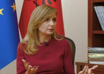 Shqipëria, 130 faqe reforma larg BE –