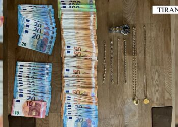 “Skifterët” në sulm/ Ja 23-vjeçari që vodhi mbi 8 mijë euro në Tiranë –