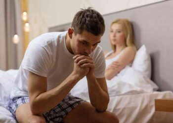 E bën partneri juaj këtë? 99 përqind e tradhtive fillojnë kështu –