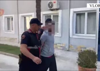 Shiste kanabis pranë Universitetit të Vlorës, arrestohet 25-vjeçari –