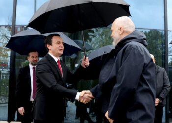 Takimi në Vlorë, hipokrizi –