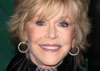 Pse po kërkoni një të dashur 20 vjeç? Do qeshni me përgjigjen –