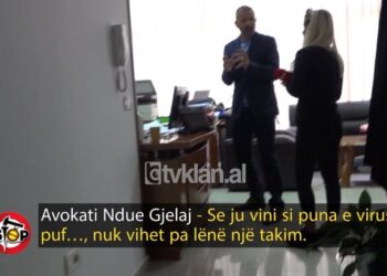“Ik b*çe, mos më çaj tr**in”, avokati i vjedh miliona klientes dhe e padit –