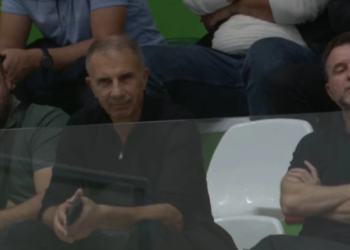 Po hajde, të duket vetja grup rinor. Ke hallin e… –