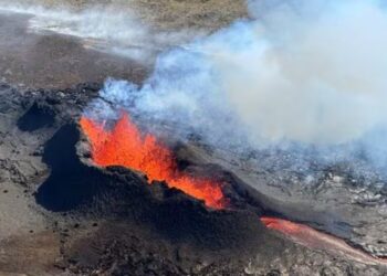 Shpallet gjendja e jashtëzakonshme në shtetin që kërcënohet nga vullkani –