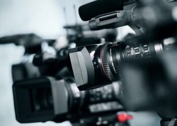 Baba Vangat e banaqeve televizive –