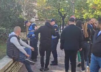 “Bëri lëvizje të dyshimta…”, ç’ndodhi para Kryesisë së Kuvendit? –