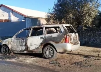 Lushnjë/ Makina shpërthen në flakë, shoferi… –