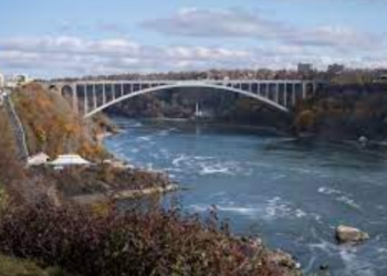 Shpërthim në pikëkalimin kufitar Kanada-SHBA, pranë ujëvarës së Niagarës –