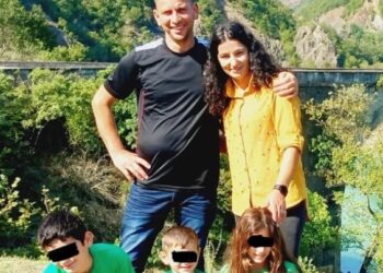 që ma shumë se për dhimbjen e babës të mos vuajnë për dhimbjen e bukës…. –