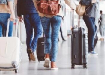 “Shqipëria po zbrazet”, 31% e popullsisë dëshiron të emigrojë –
