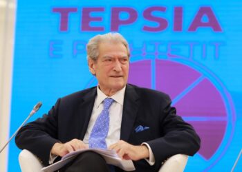 Shqiptarët të ngrihen sot, ndryshe… –