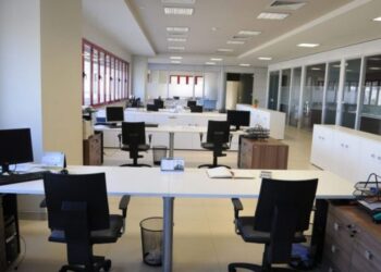 Vendimi/ Festat e Nëntorit, edhe e hëna pushim për administratën –