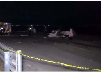 Makina përmbyset mbi urën në Rrugën e Arbrit, plagoset një grua –