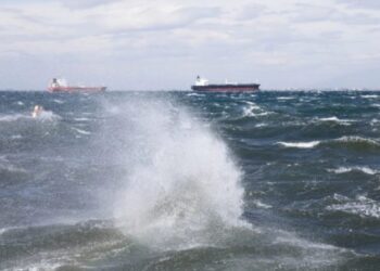 Fundoset anija tregtare në Egje, asnjë gjurmë nga ekuipazhi –