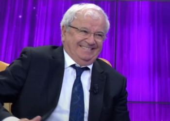 Kush më vlerëson më çon mesazhe –