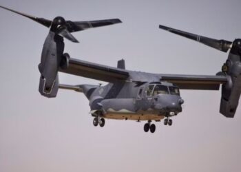 Avioni ushtarak amerikan rrëzohet në oqean, me 8 persona në bord –