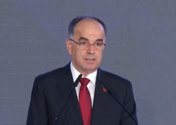 Shqiptarët jashtë vendit duhet të kenë të drejtën e votës –