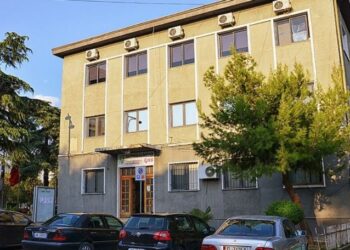 Dhunoi 5-vjeçarin me autizëm në kopësht, reagon Bashkia e Elbasanit –