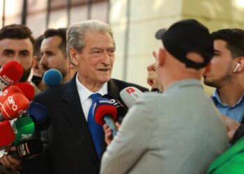 Nuk lejuan hyrjen e deputetëve, Berisha qorton Gardën: Gabim… –