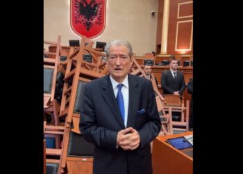 I drejtohem shqiptarëve, ambasadat kanë dështuar… –