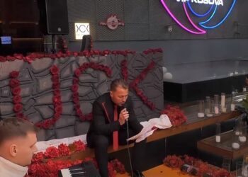 VIDEO/ Blero këndon këngën që e shkroi brenda shtëpisë së Big Brother –