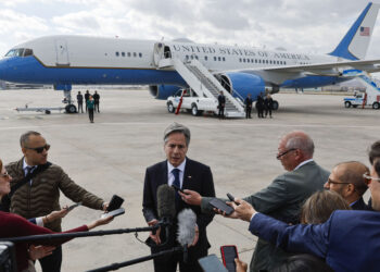 Blinken thekson udhëheqjen e SHBA-së në luftën Izrael-Hamas –