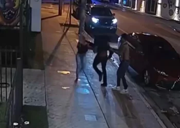 Reperja vret menaxherin në mes të rrugës: Ishte vetëmbrojtje… –