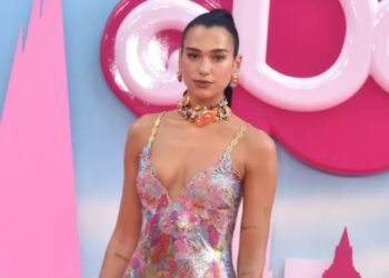 Dua Lipa rrëfen vështirësitë e fillimit të karrierës: E përjetova keq –